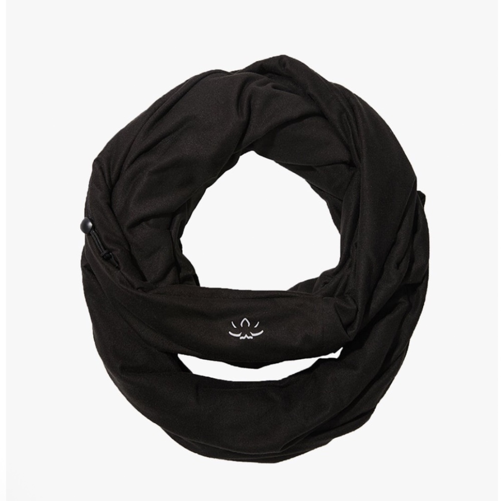 Beyond Yoga Hidden Pocket Infinity Scarf OS NWT
